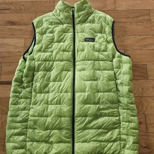 Mens Patagonia lightwieight puffer vest lime green